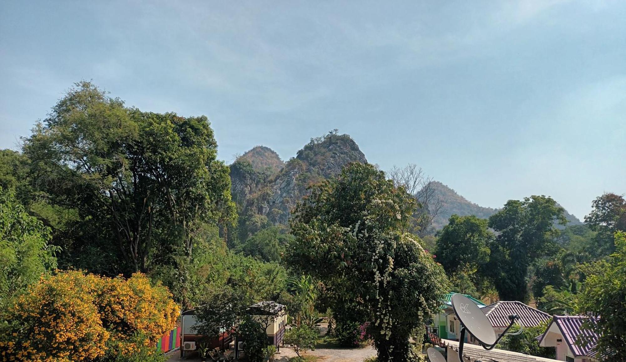 ชายเขาโฮมสเตย์ Kanchanaburi Eksteriør billede